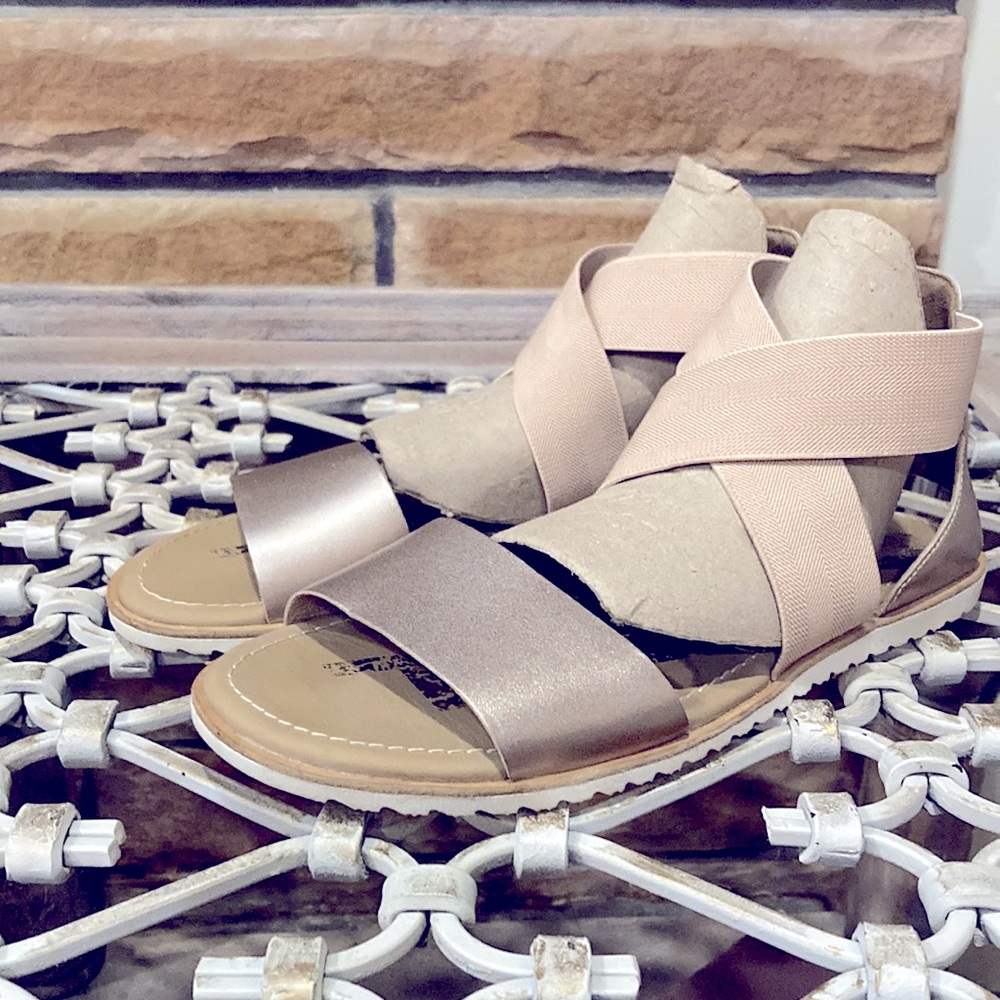 Sorel Ella gold sandals size 8